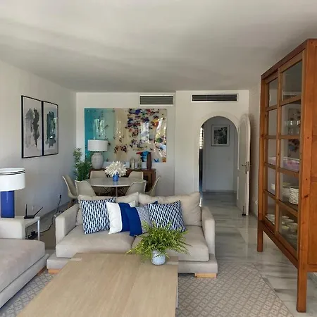 Alcazaba De Jardin Apartment *